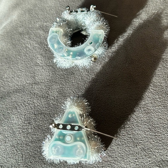 Vintage Christmas Tree and Wreath Brooch - Picture 4 of 4